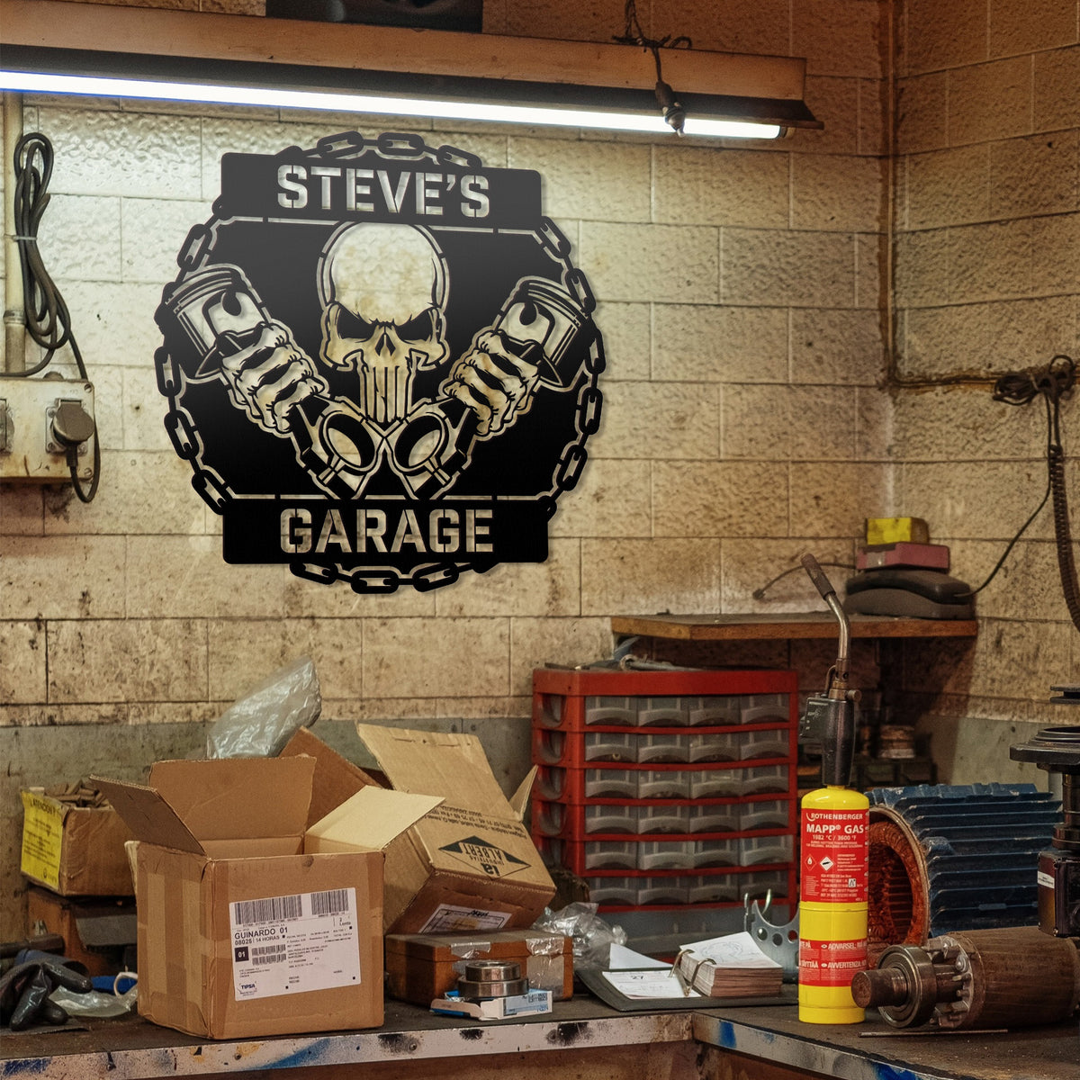a garage with a sign that says steve's garage